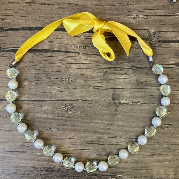 Vintage faux pearl and crystal baroque necklace with yellow satin ribbon - Picture 2 of 8